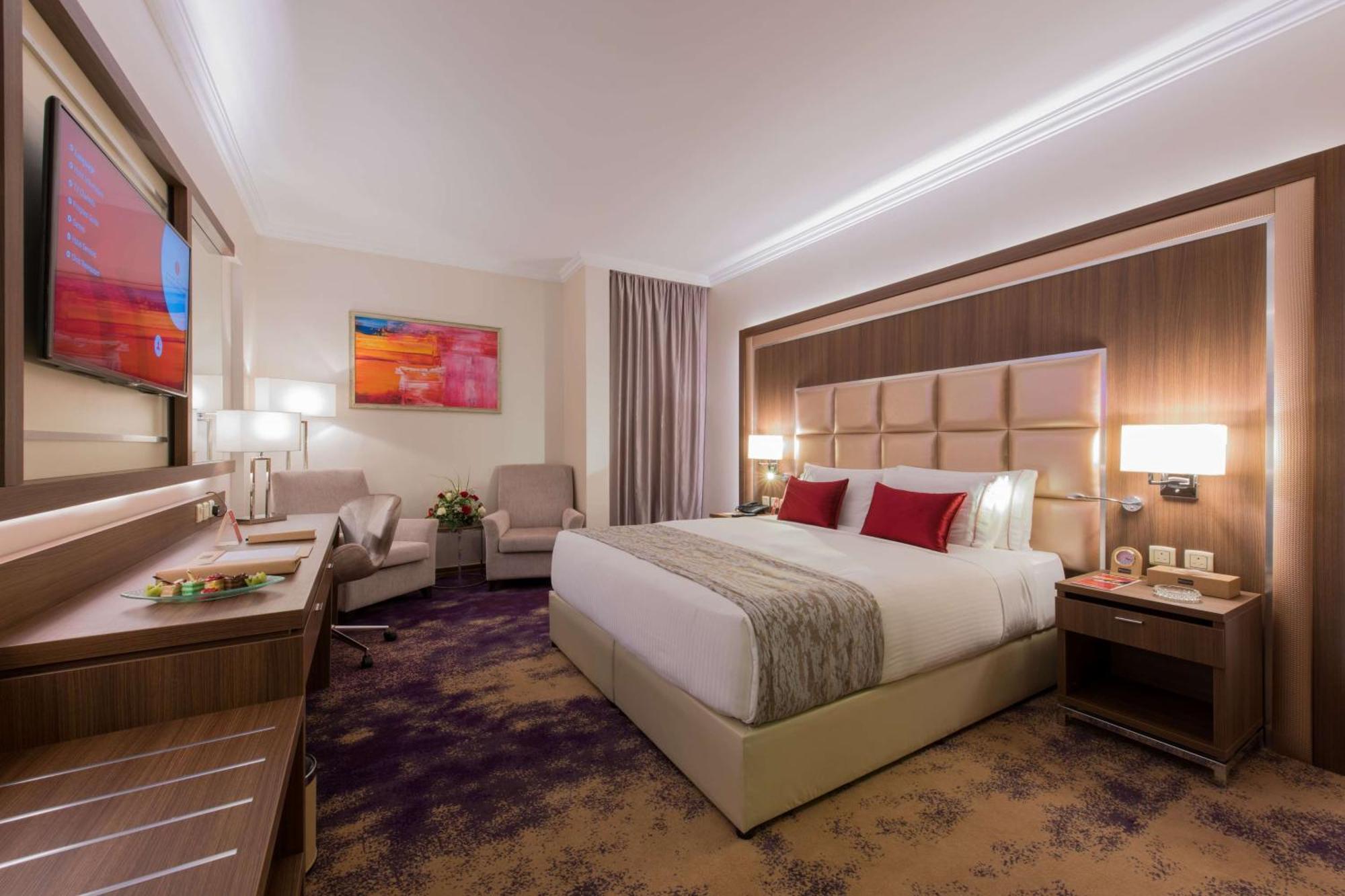 Отель Ramada By Wyndham Continental Джедда Экстерьер фото